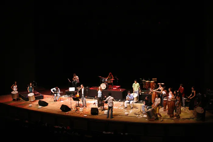 Com Laiki Kompania no Teatro Guaíra